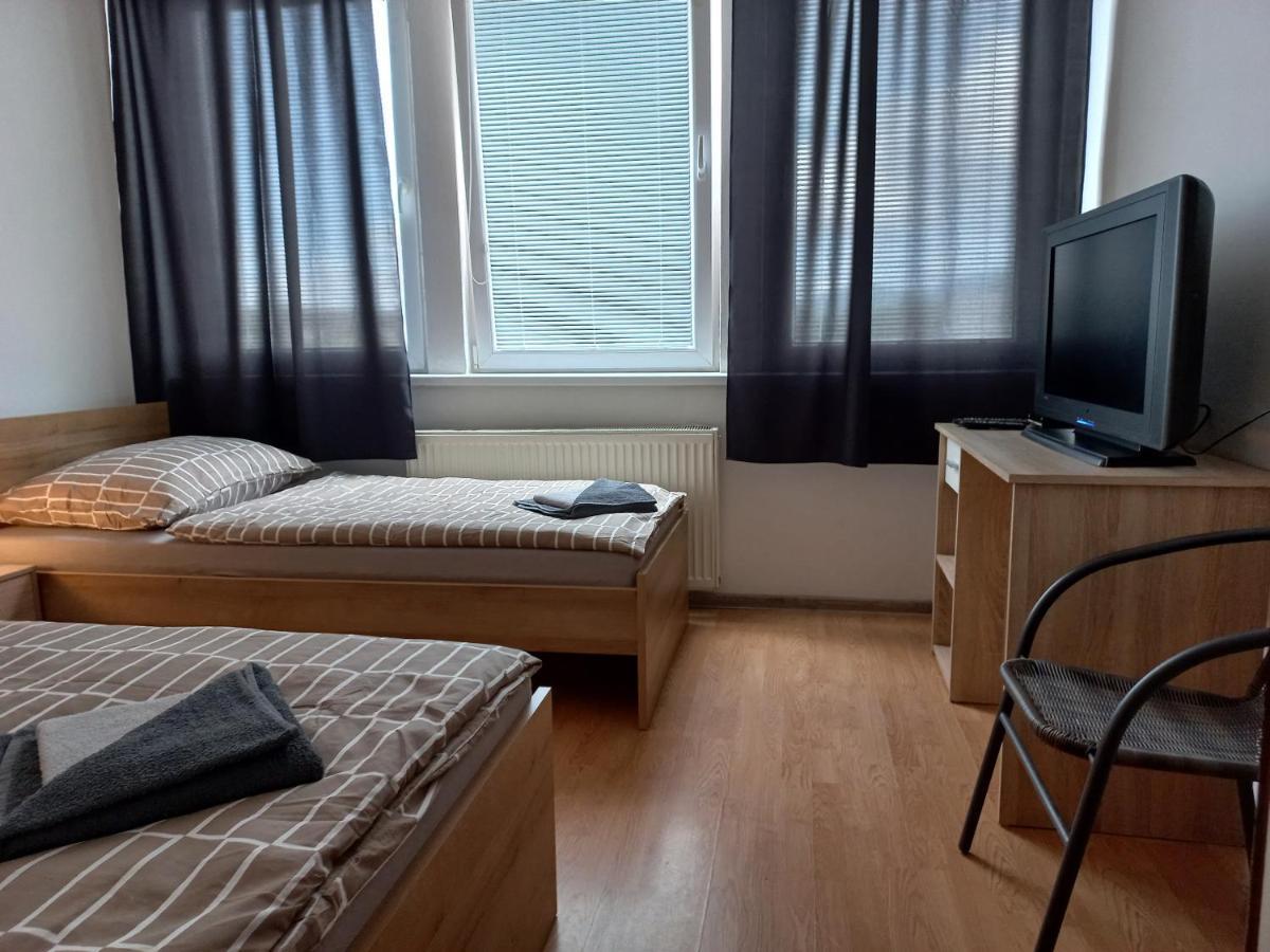 Penzion Tina Πρέσοβ Εξωτερικό φωτογραφία